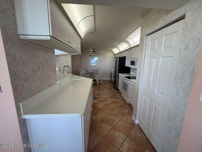 Building Photo - 3740 Ocean Beach Blvd