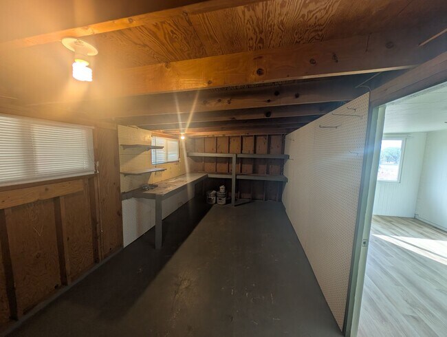 Building Photo - 4 Bedroom and 2 Bath Rental