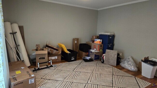 Building Photo - 201 Quail Run Dr