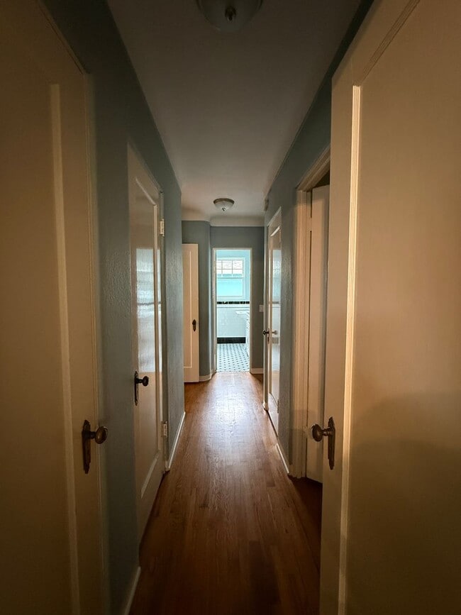 Building Photo - Great Seabright area 2/1 Fully Furnished Home