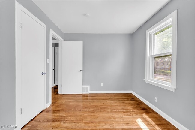 Building Photo - 135 Greencroft Rd