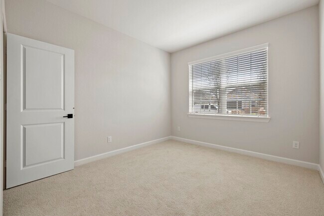 Building Photo - 3129 Banyan Dr