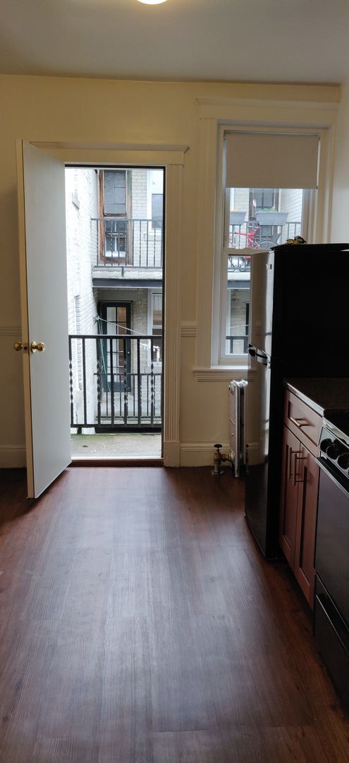 Building Photo - No Brokers Fee, No Security Deposit, Heat, Hot Water Included, Laundry on a Site