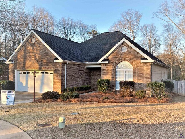 Building Photo - 104 Village Walk