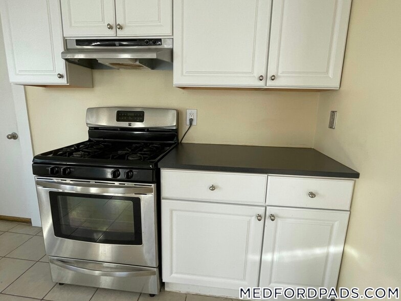 Building Photo - 8 Bennett St