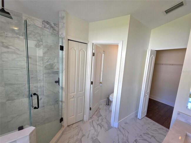 Building Photo - 730 Straw Lake Dr