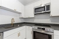 Building Photo - 320 Shoal Creek Rd