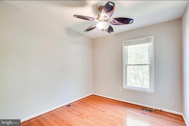 Building Photo - 14015 Red River Dr
