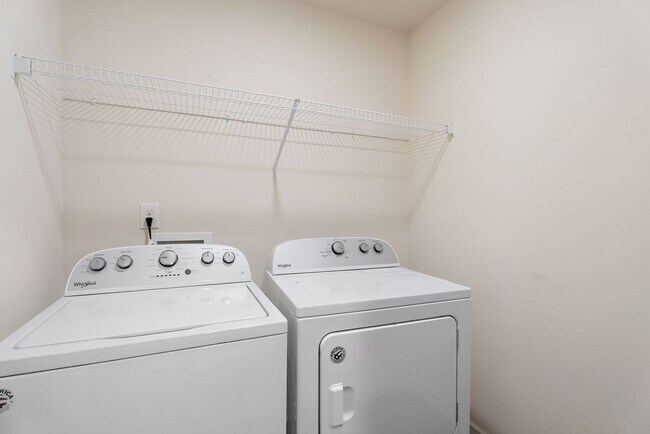 Building Photo - 317 Sportsman Dr