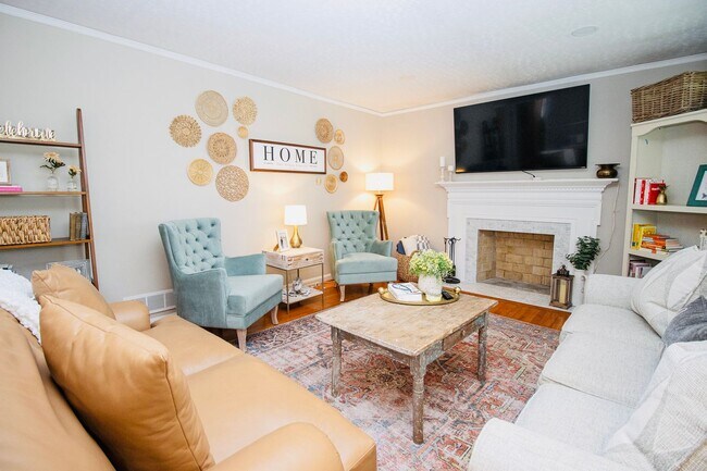 Building Photo - Stunning 3 Bedroom, 2 Bathroom in West Col...