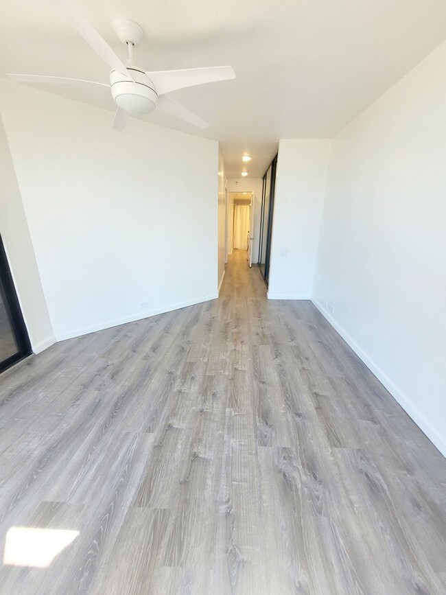 Building Photo - AVAILABLE NOW | 6 or 12 Month Lease Option...