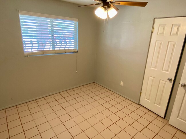 Building Photo - 3-Bedroom, 1.5 bath in Phoenix That’s read...