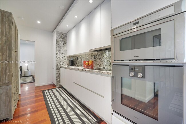 Building Photo - 1057 15th St