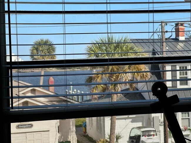 Building Photo - 244 Lexington Dr