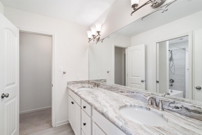 Building Photo - 4713 Emmas Cir W