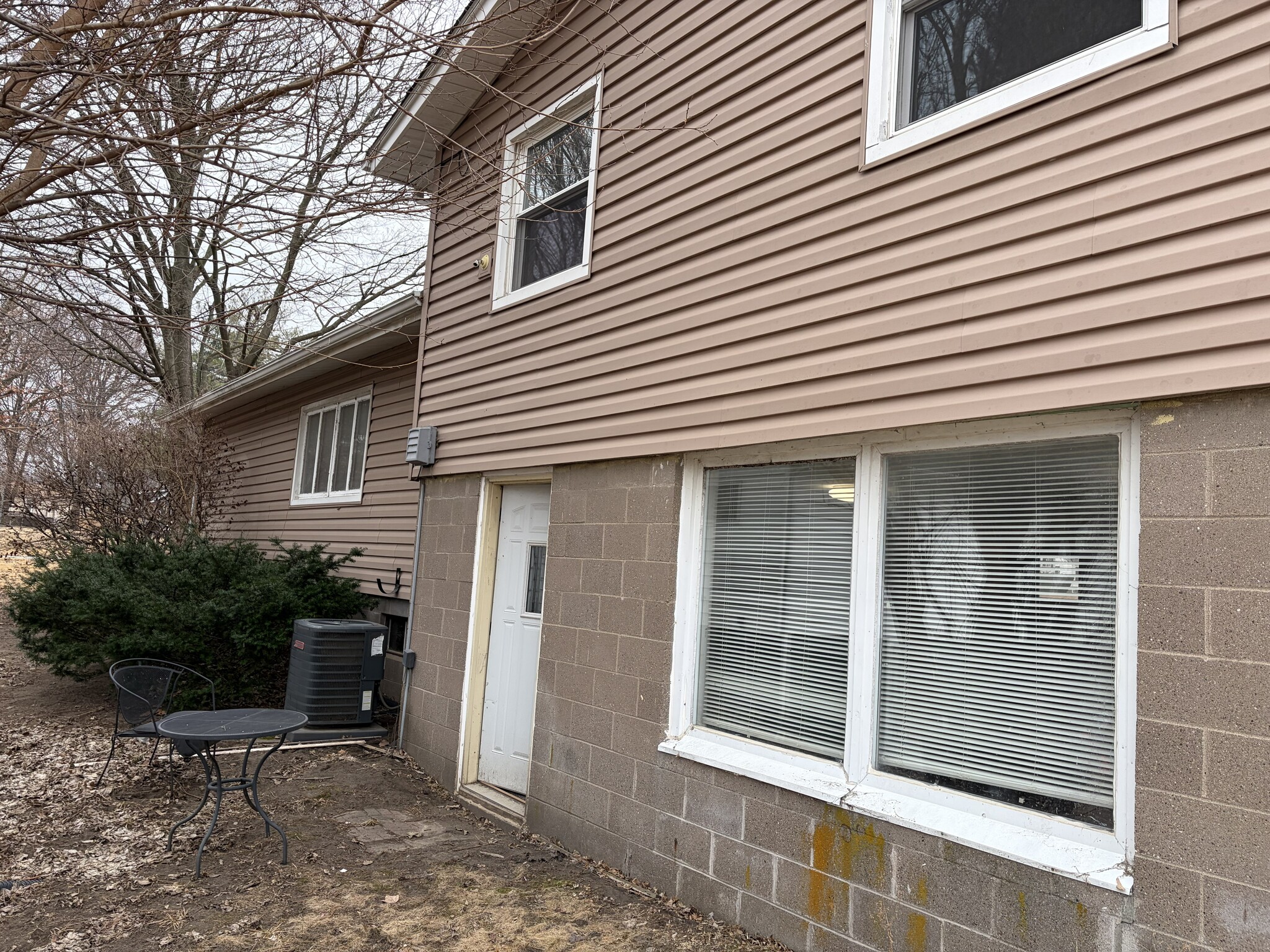 Building Photo - 2612 Erin