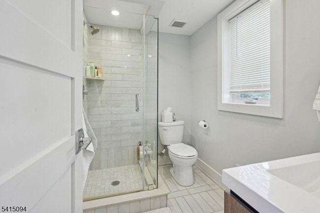 Building Photo - 66 Church St