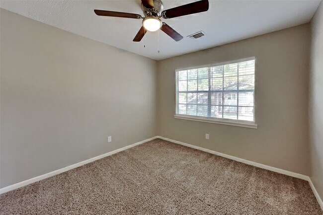 Building Photo - 8427 Burwood Park Dr