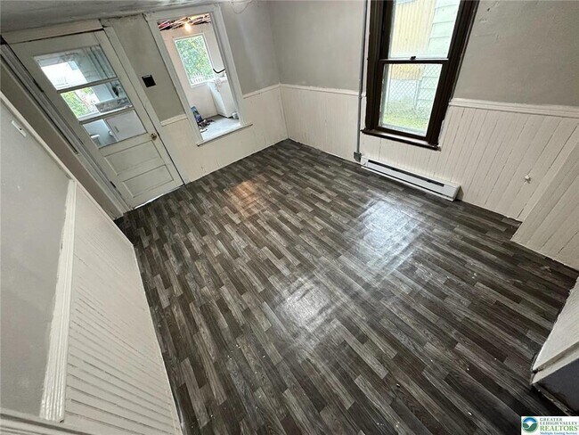 Building Photo - 68 W Center St