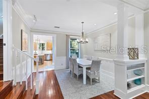 Building Photo - 324 Julia Pl