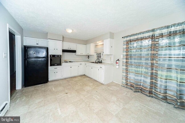 Building Photo - 30 Apple Ave