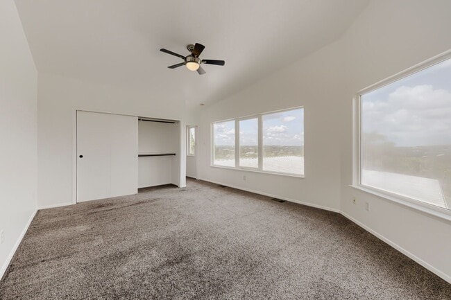 Building Photo - 10602 Knob Hill