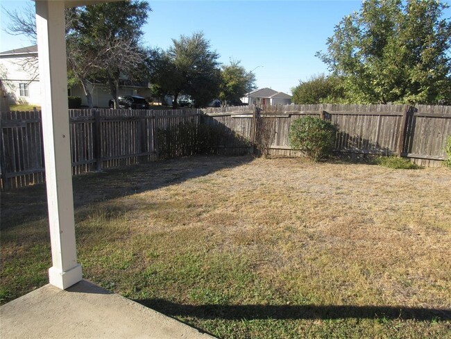 Building Photo - 17600 Milkweed Cove