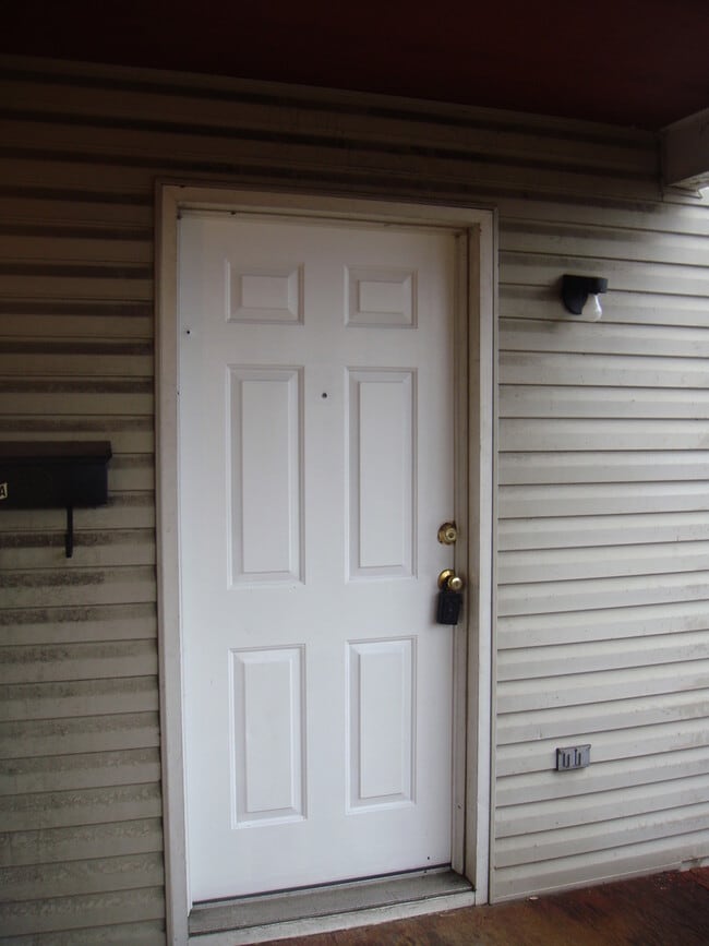 Building Photo - 282-BLD