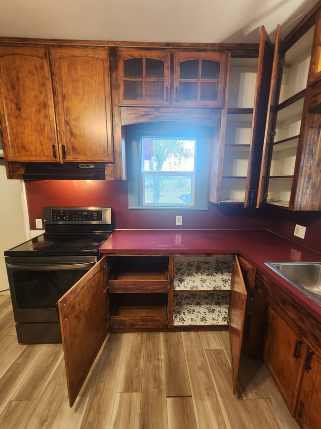 Building Photo - 1609 NE Waterfront St