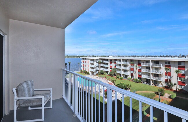 Building Photo - 2711 N Halifax Ave