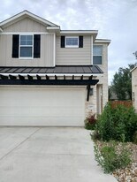 Building Photo - 2320 Calvert Dr