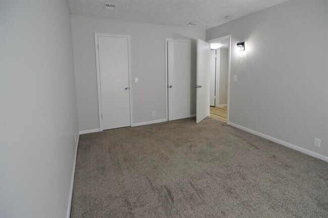 Building Photo - 6505 S 46th St