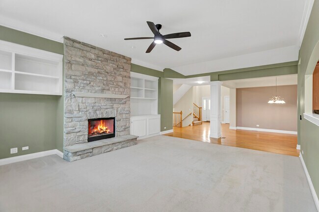 Building Photo - 3N812 John Greenleaf Whittier Pl
