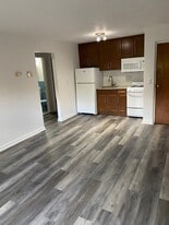 Building Photo - 154 Lexington St