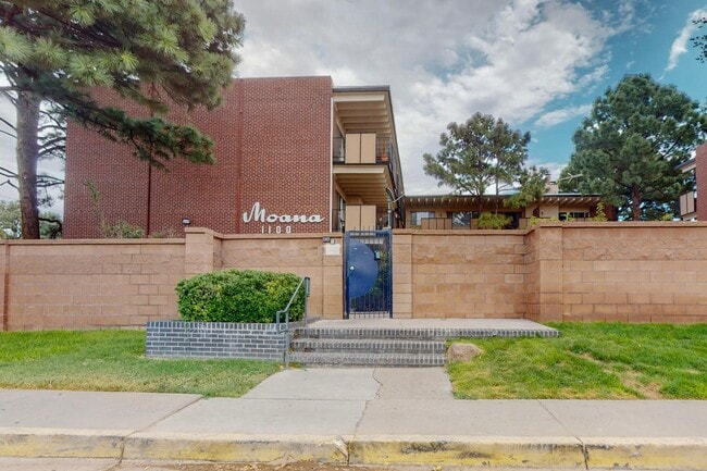 Building Photo - 1100 Alvarado Dr SE