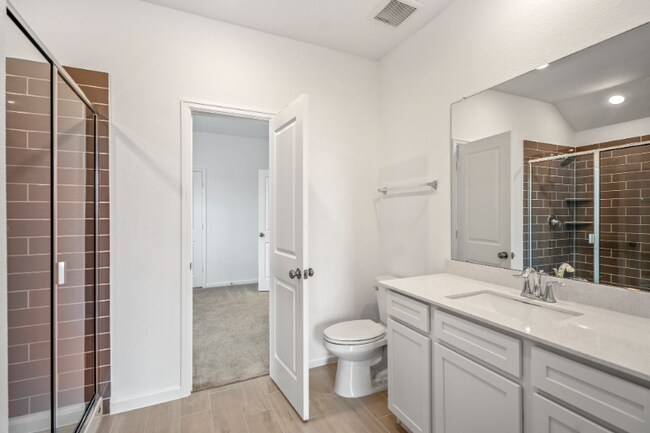 Building Photo - 613 Royal Arch Dr