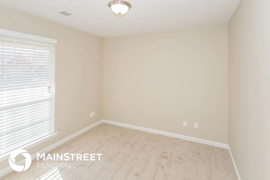 Building Photo - 4252 Fieldstone Way