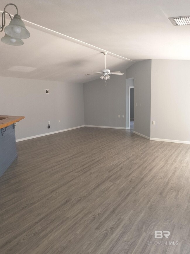 Building Photo - 318 W Fort Morgan Rd