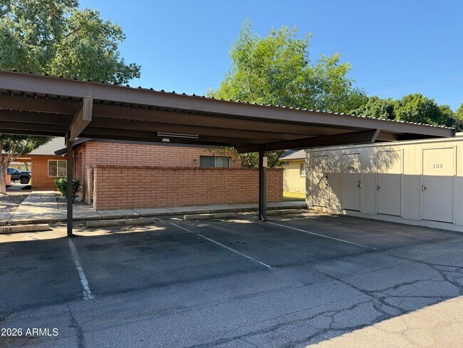 Building Photo - 116 W Loma Vista Dr