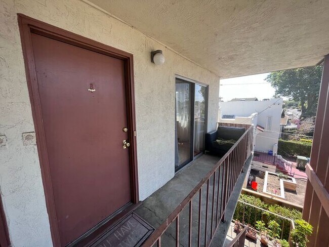 Building Photo - 2 Bedroom Unit for rent in Berkeley!