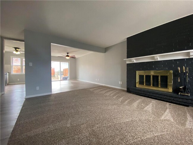 Building Photo - 10211 W 96th Terrace