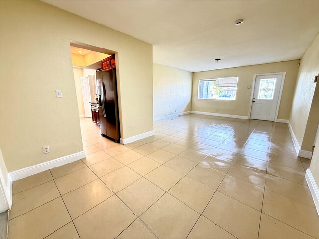 Building Photo - 4190 NW 45th St