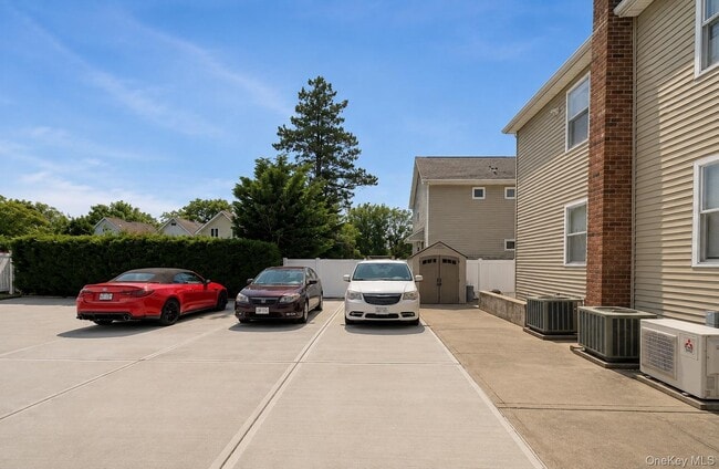 Building Photo - 83 Heitz Pl