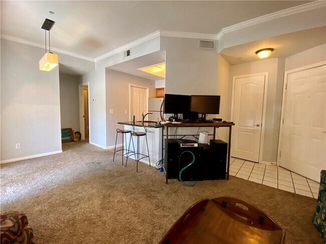 Building Photo - 6000-10 Shepherd Mountain Cove
