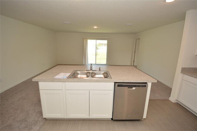 Building Photo - 11 Roxland Ln