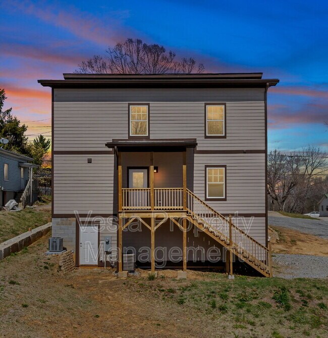 Primary Photo - 514 Deaverview Rd