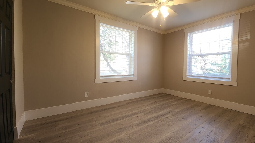 Building Photo - 803 Westwood Dr