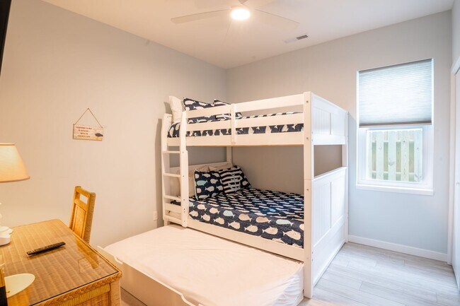 Building Photo - PET FRIENDLY OFF-SEASON RENTAL WITH OCEAN VIEW