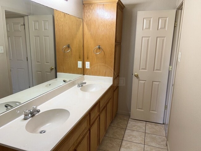 Building Photo - 1503 Nicholas Cir