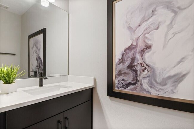 Building Photo - "Unfurnished" Luxurious 5/3.5 Stunning Hom...